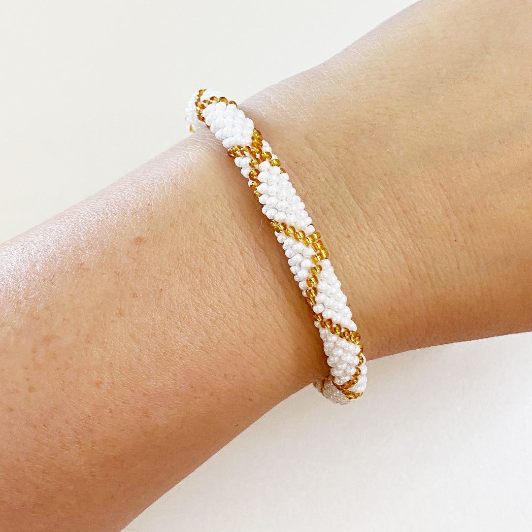 Light Amber Gold & Pearl Criss Cross - 7"